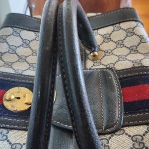 Gucci travel/makeup case